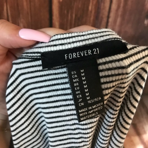 Stripped cropped top - Picture 2 of 2